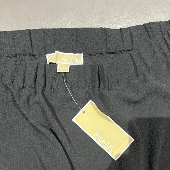 Black Off-Shoulder Jumpsuit - Picture 2 of 4